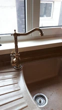 Grifo de cocina de latón antiguo con mezclador de agua fría y caliente, grifo de baño de un solo agujero, grifo de latón con mango giratorio de porcelana azul y blanca