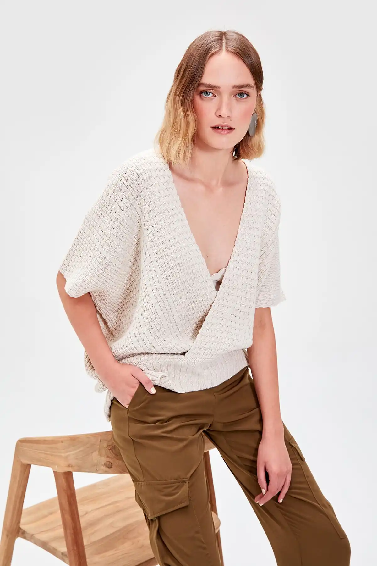

Trendyol WOMEN-Beige Double Breasted Collar Sweater Sweater TWOAW20ZA0003