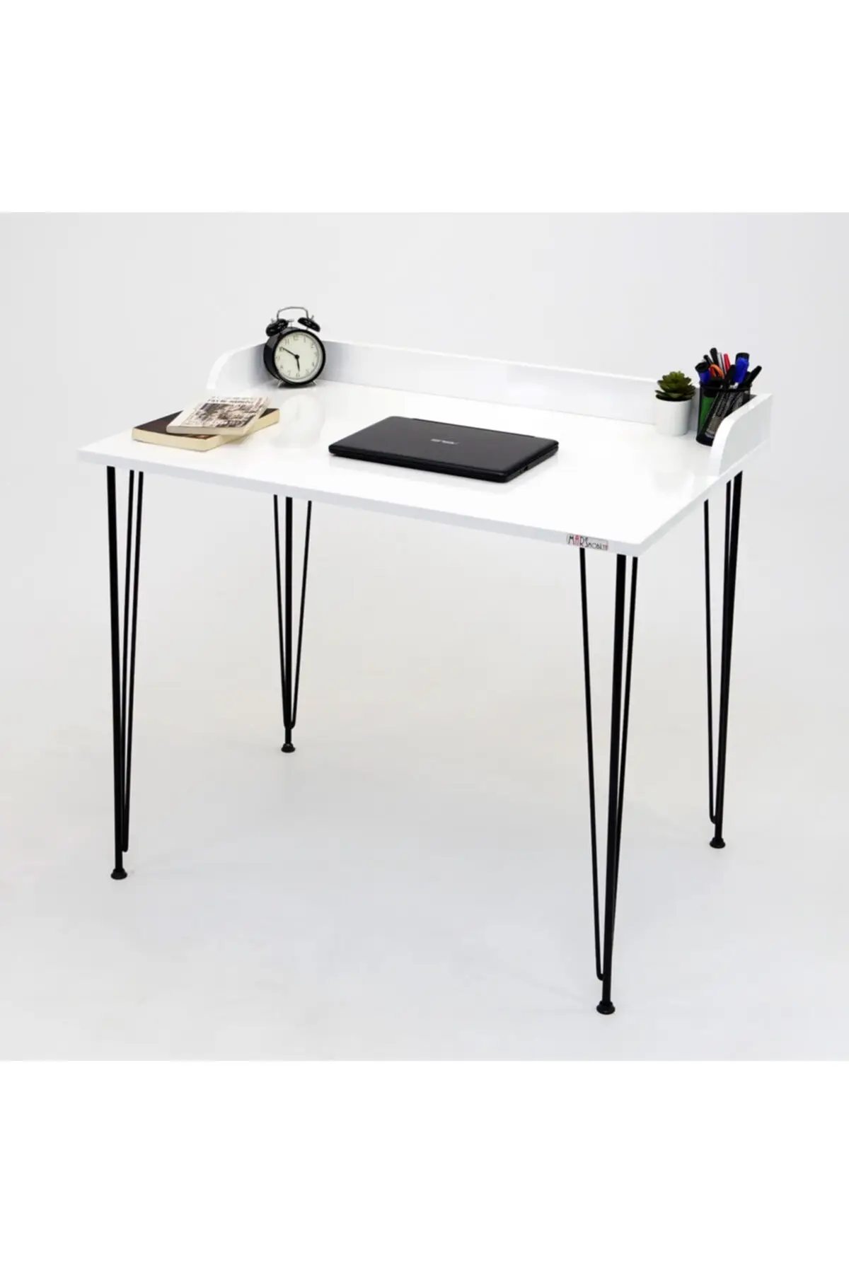 

Mars Furniture Linda White XL Desk