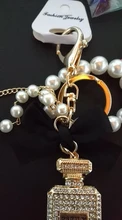 2020 nuevo de imitación de la perla botella de Perfume con llavero coche Soporte para Llavero bolsa encanto colgante accesorios arco clave Cadena de llavero