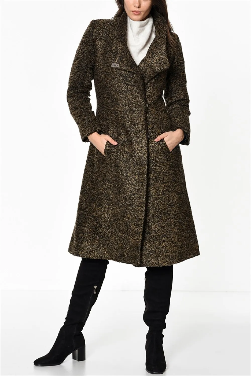 Z6413 DEWBERRY Женское пальто-черно-коричневый