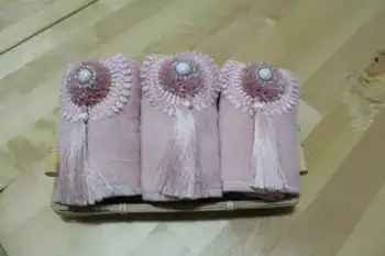 

The Hand Towel has a soft structure with a cotton texture specially prepared for you.