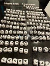 Cuentas de silicona con letras en inglés para dentición de bebé, abalorios de 10mm para manualidades con nombre en cadena de chupete, bolitas de alfabeto masticable, de 100 a 1000 Uds