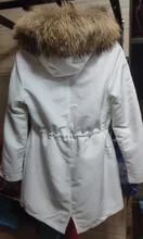 BLUENESSFAIR-abrigo de piel auténtica de zorro para mujer, chaqueta de invierno, Parka larga, Cuello de piel de mapache Natural, ropa de calle cálida