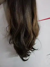 Pequeña LANA sintético Ombre negro marrón de oro con pelucas con reflejos largo ondulado resistente al calor de la parte media Cosplay pelucas para mujeres