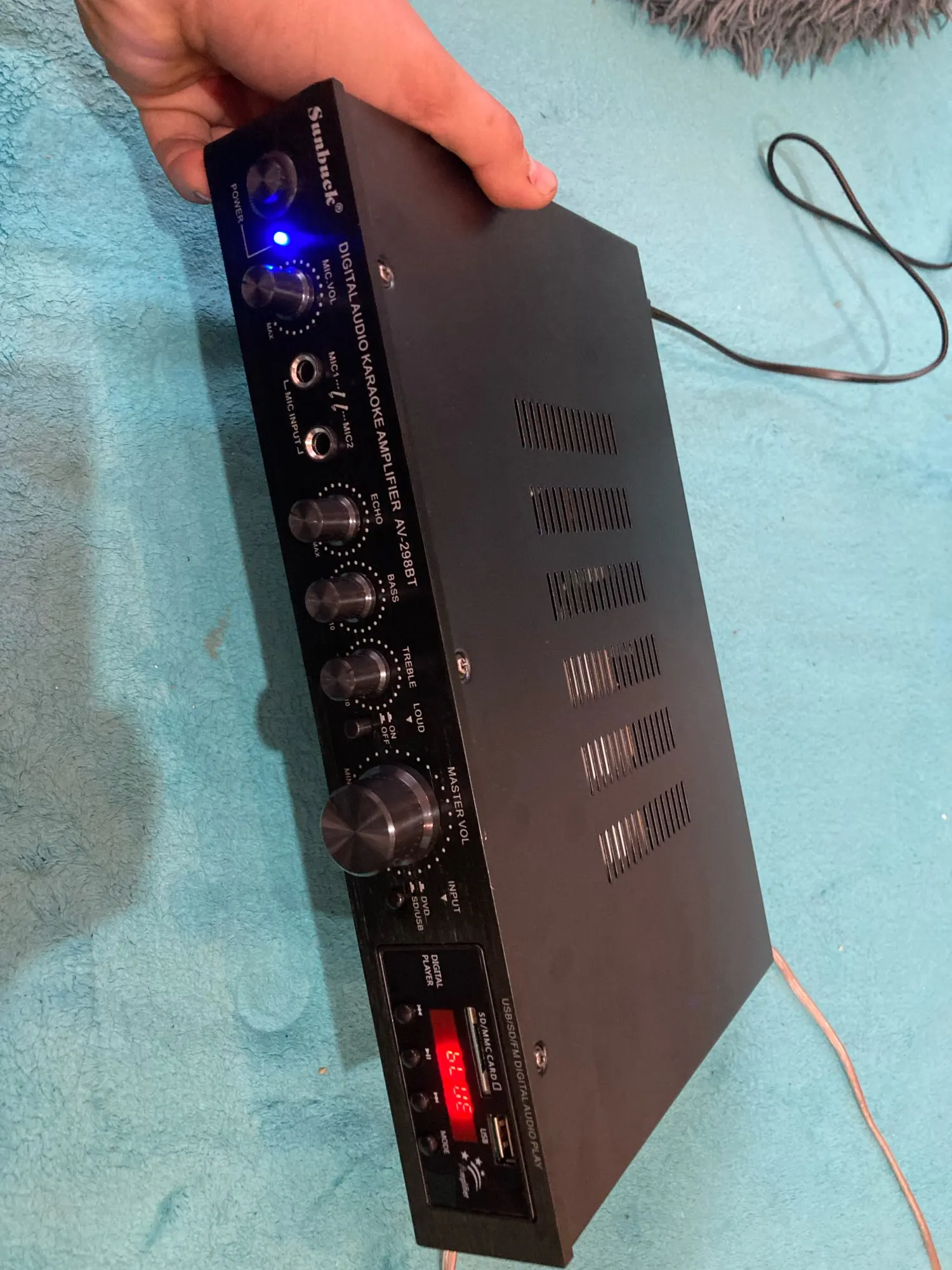 Отзыв о товаре 298B bluetooth 5,0 канал 2000 Вт 5-канальный усилитель мощности аудио 220 В AV Amp динамик с дистанционным управлением Поддержка FM USB SD карт от пользователя I***v