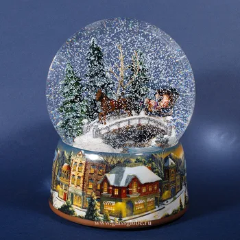 

Glass ball with snow walk in Winter Park, Snow Ball, snow globe