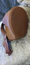 Bolso de mano de banda ancha de diseño de marca para mujer, bolso de hombro de PU de cubo de lujo, de un solo hombro, de gran capacidad, de color sólido