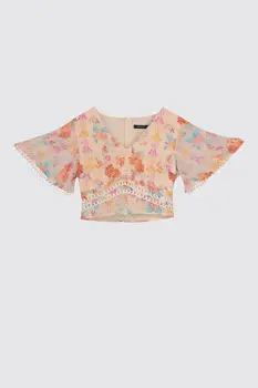 

Trendyol Flower Pattern Blouse TWOSS20BZ1235