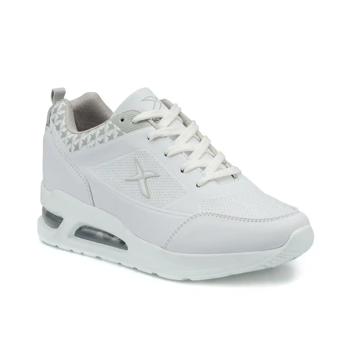 ladies sneakers black