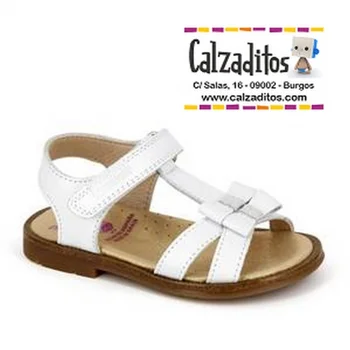 

Sandals white leather with cross strap and velcro, Pablosky