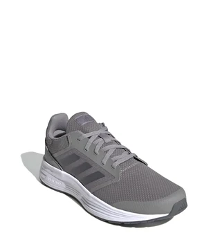 

Adidas running shoes. Free delivery throughout Spain. Aliexpress Square. Canary Islands.