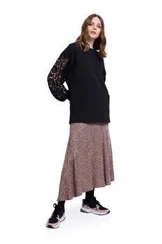 

Guipure Sleeves Sweatshirt