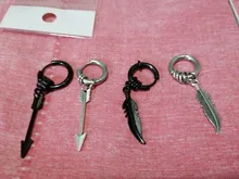 Pendientes de acero inoxidable para hombres y mujeres, aretes falsos, Punk, negros, sin perforación, estilo gótico, Hip Hop