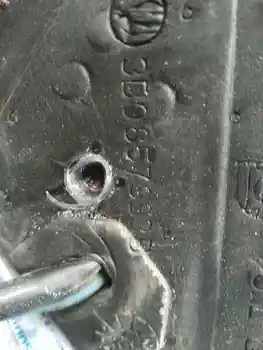 

LEFT REARVIEW SKODA SUPERB (3U4)