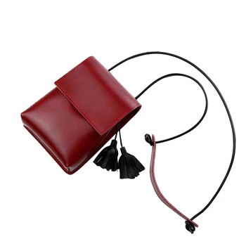 

2020 Autumn Wild Women's Bag new Tassel Hanging Shoulder Diagonal Bag Simple Ladies Small Square Bag