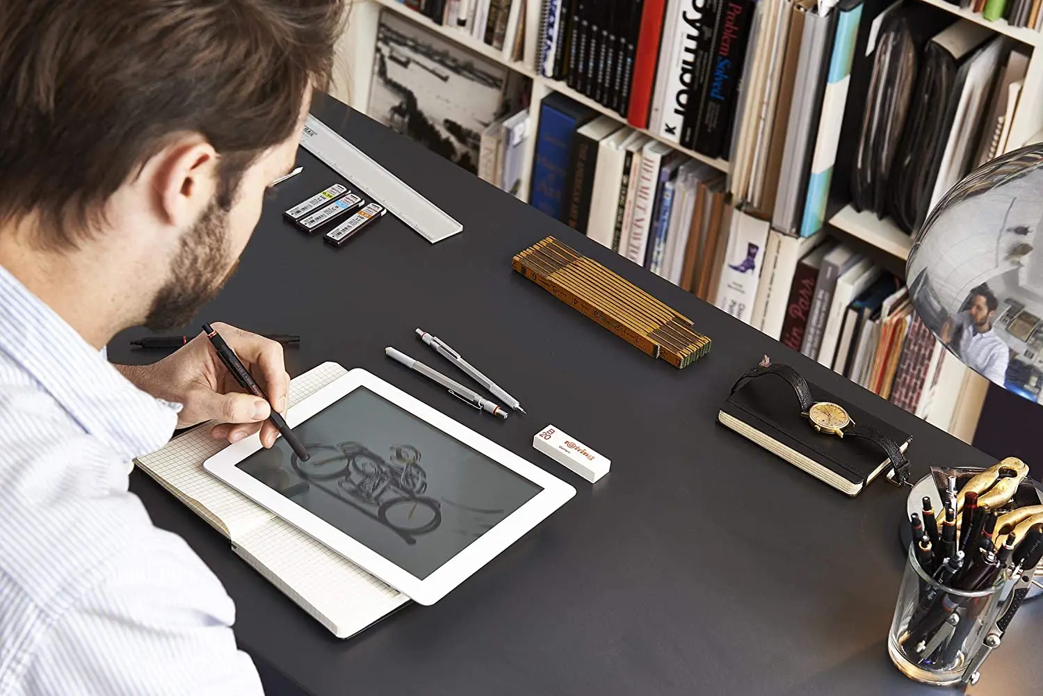 изобретения будущего. книга будущего. современные технологии картинки. бюрократия бумаги. газета в будущем.