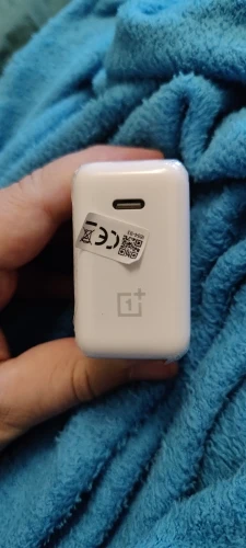 Отзыв о товаре Оригинальный адаптер питания Oneplus Warp Charge 65 Вт, быстрое зарядное устройство стандарта ЕС и США 65 Вт, кабель Type C-Type C One Plus 9 pro 9R 8T 8 nord n100 от пользователя B***r