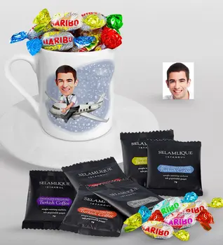 

Personalized Mr Captain Pilot Caricature Of Turkish Coffee Cup Selamlique Mixed Turkish Coffee house And Haribo Candy Gift set