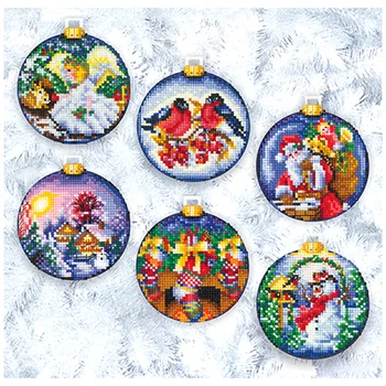 

N-18 set for embroidery 'New Year's play' 6 pcs of 8x8 cm