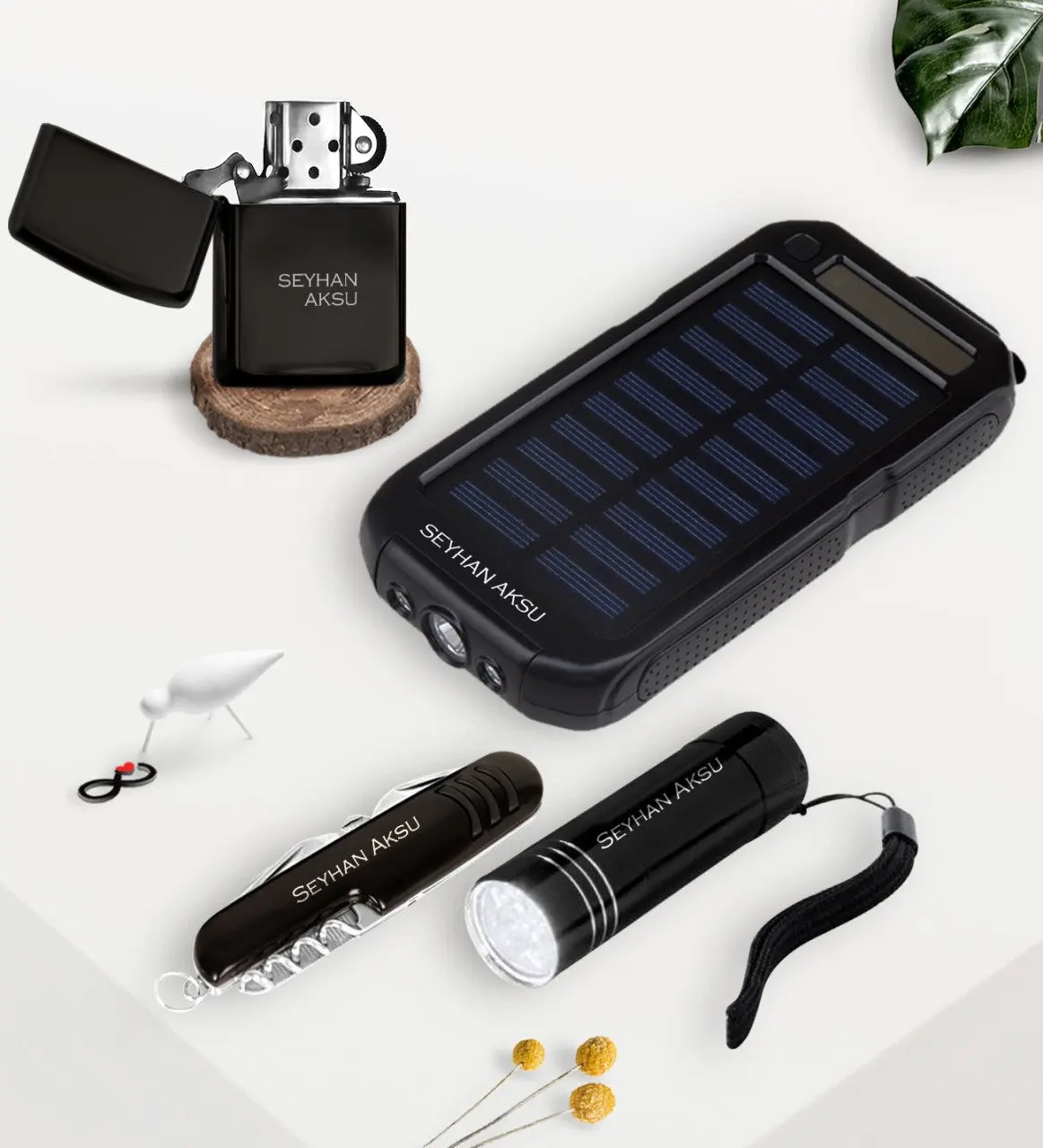 Personalized 10000 mAh Solar Powerbank Flashlight Pocketknife Lighter Gift Set 1