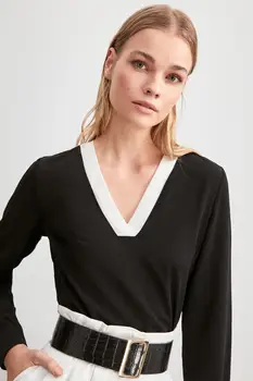 

Trendyol Collar Detailed Bluz TWOAW20BZ0164