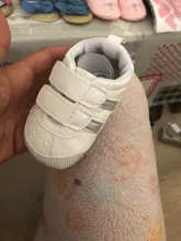 Zapatos de cuna de piel sintética para bebé recién nacido, zapatillas de deporte para niño y niña