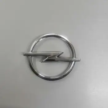 

Opel Omega in 94-99g emblem front on the lattice New not original