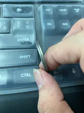 Llaveros de aleación de titanio para hombre, llaveros de anillos pendiente hebilla superligero para coche, regalo creativo masculino, venta al por mayor