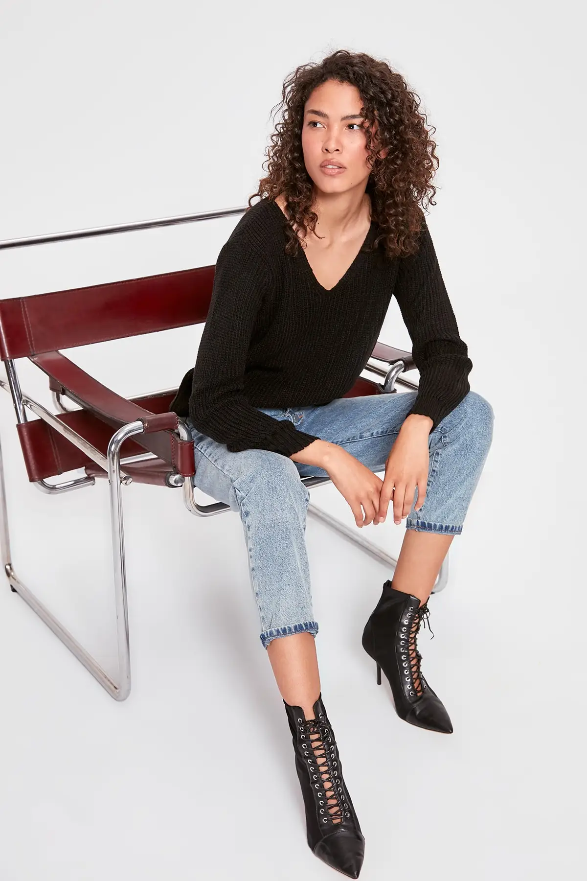 

Trendyol Black V-Neck Basic Sweater Sweater TWOAW20KZ0566