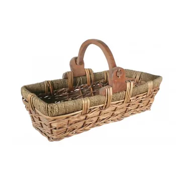 

Wicker basket and rope with wooden handle. Measurement: 54x29 cm.