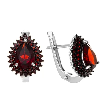 

Silver earrings with Garnet