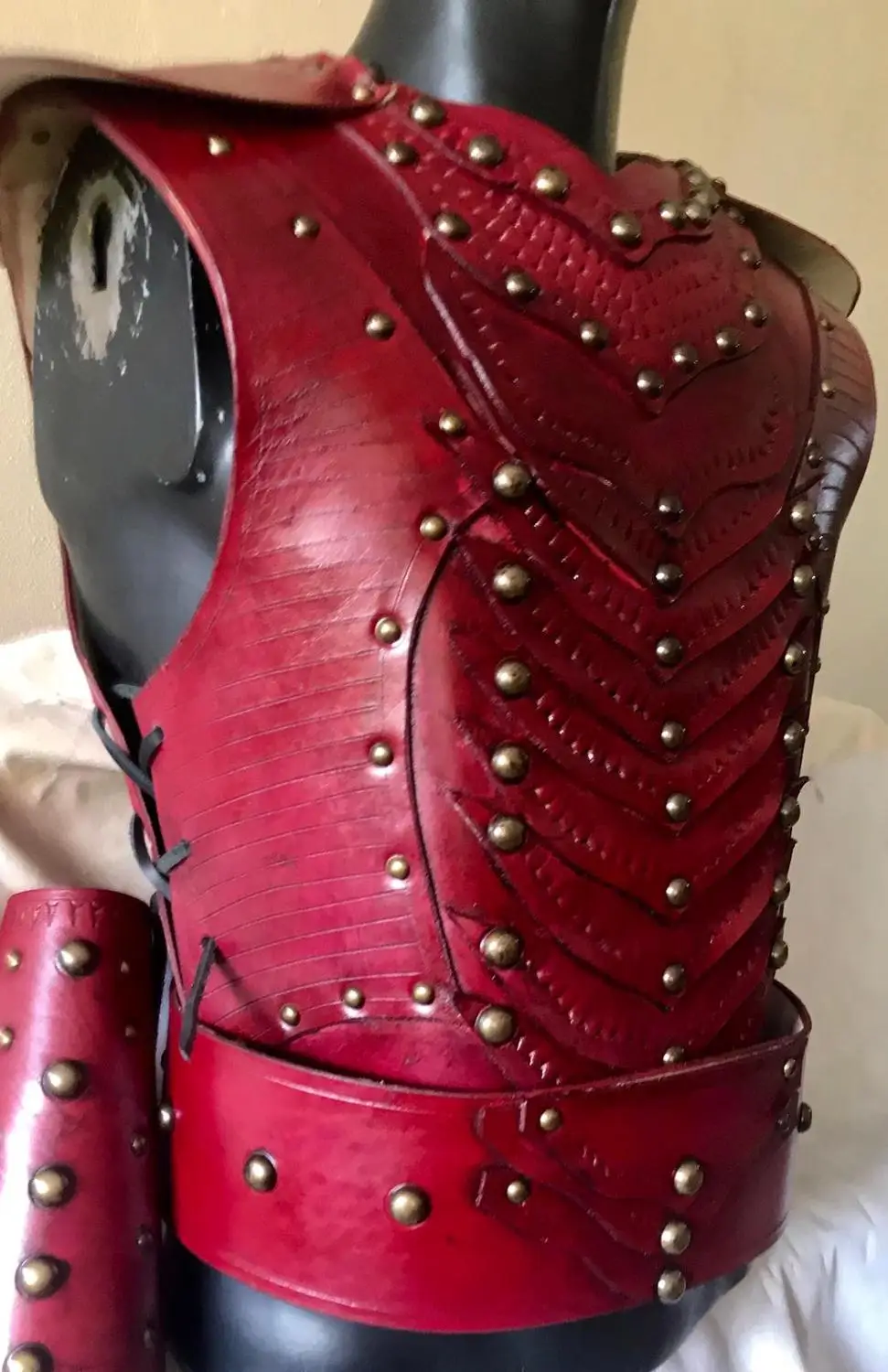 Кожаный воин доспехи ремень нарукавники набор костюм бордовый красный османский