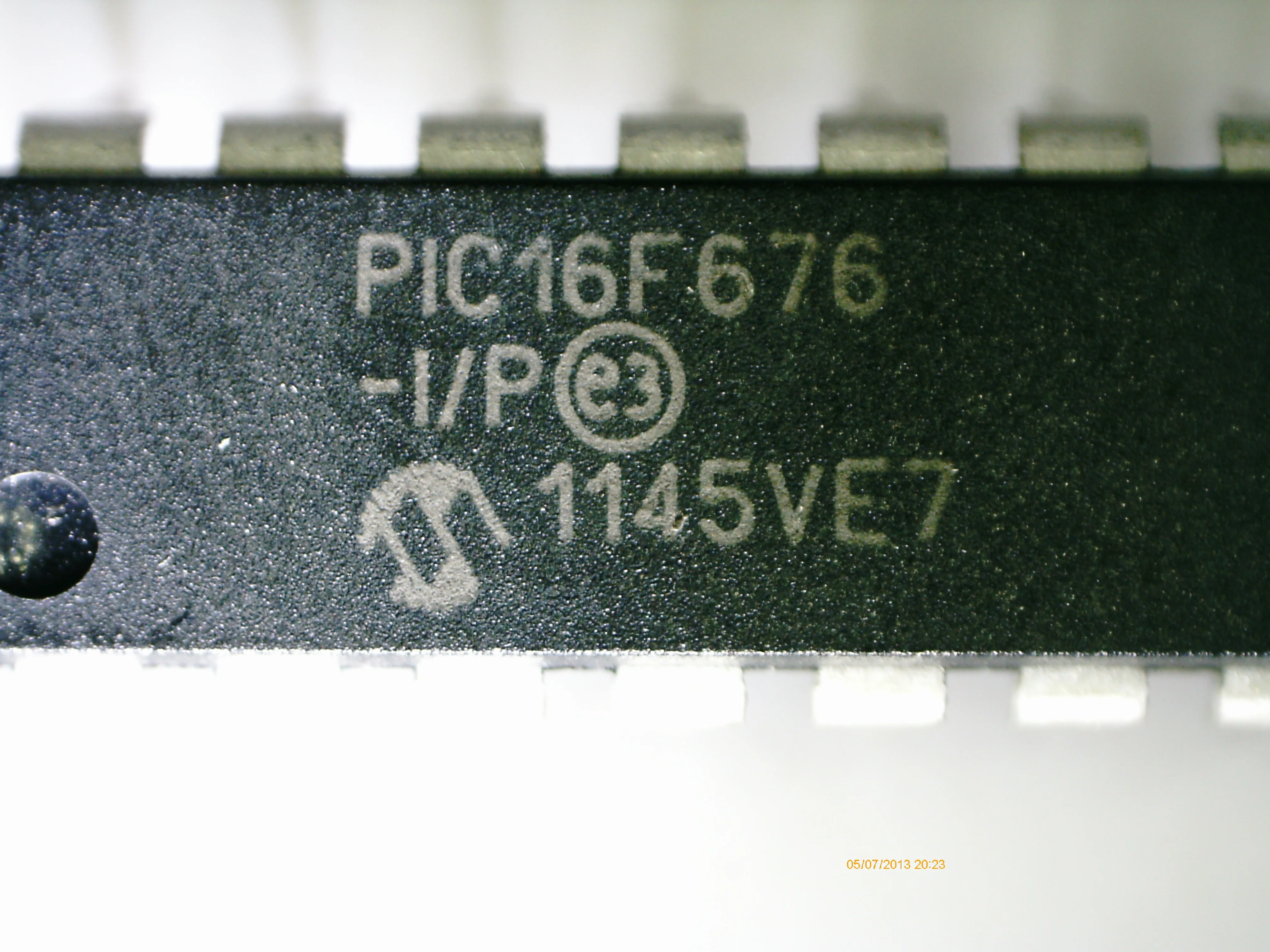 Микросхема PIC16F676-I/P | Электронные компоненты и принадлежности