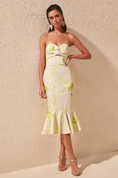 

Trendyol Waist Low-Cut Dress TPRSS20EL1444