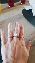 Huitan romántico anillos de perlas simuladas para las mujeres de lujo aniversario de boda accesorios anillos de compromiso para venta al por mayor