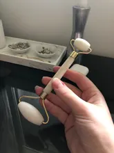 Rodillo de Jade para masaje Facial, rodillo de Jade verde y rosa, piedra Natural, herramientas para el rostro, mentón, cuello, belleza, cuidado de la piel