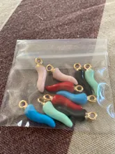 10 unids/lote chile rojo cuerno encanto de la aleación de talismán de accesorios de joyería DIY artesanía suerte fabricación de colgantes Vegetabal flotante 6*15mm