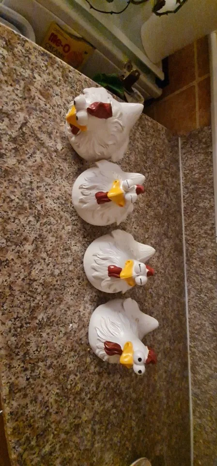 Chicken Yard Art Resin Chicken Home Decoration Backyard Lawn Garden Stakes Farm Rooster Cockerel Steel Chicken Resin Sculptures photo review