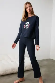 

Trendyol Panda Printed Knitted Pajamas Set THMAW21PT0573