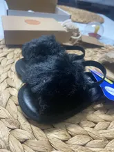 Sandalias con peluche para niñas pequeñas, zapatos planos de piel sintética con suela suave, zapatillas con correa de soporte elástico, para el hogar