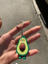 1pc de simulación nueva fruta de aguacate en forma de sonrisa llaveros de juguete aguacate clave cadenas de moda regalos de cumpleaños