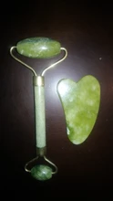 Masajeador de Jade Natural para cara, raspador de Gua Sha con rodillo de Jade, con microagujas
