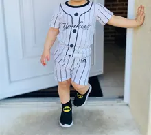 Conjuntos de ropa cómoda para bebés, chándal infantil de manga corta con pantalón corto de estilo veraniego, traje deportivo de algodón con estampado para niños