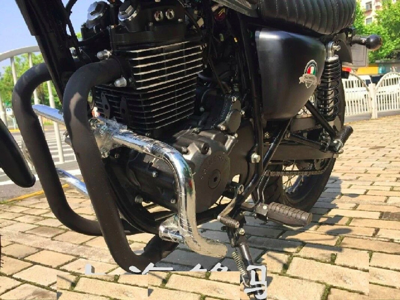 Highway Engine Guard Crash Protector Bars for Honda CB400SS Chrome / Black