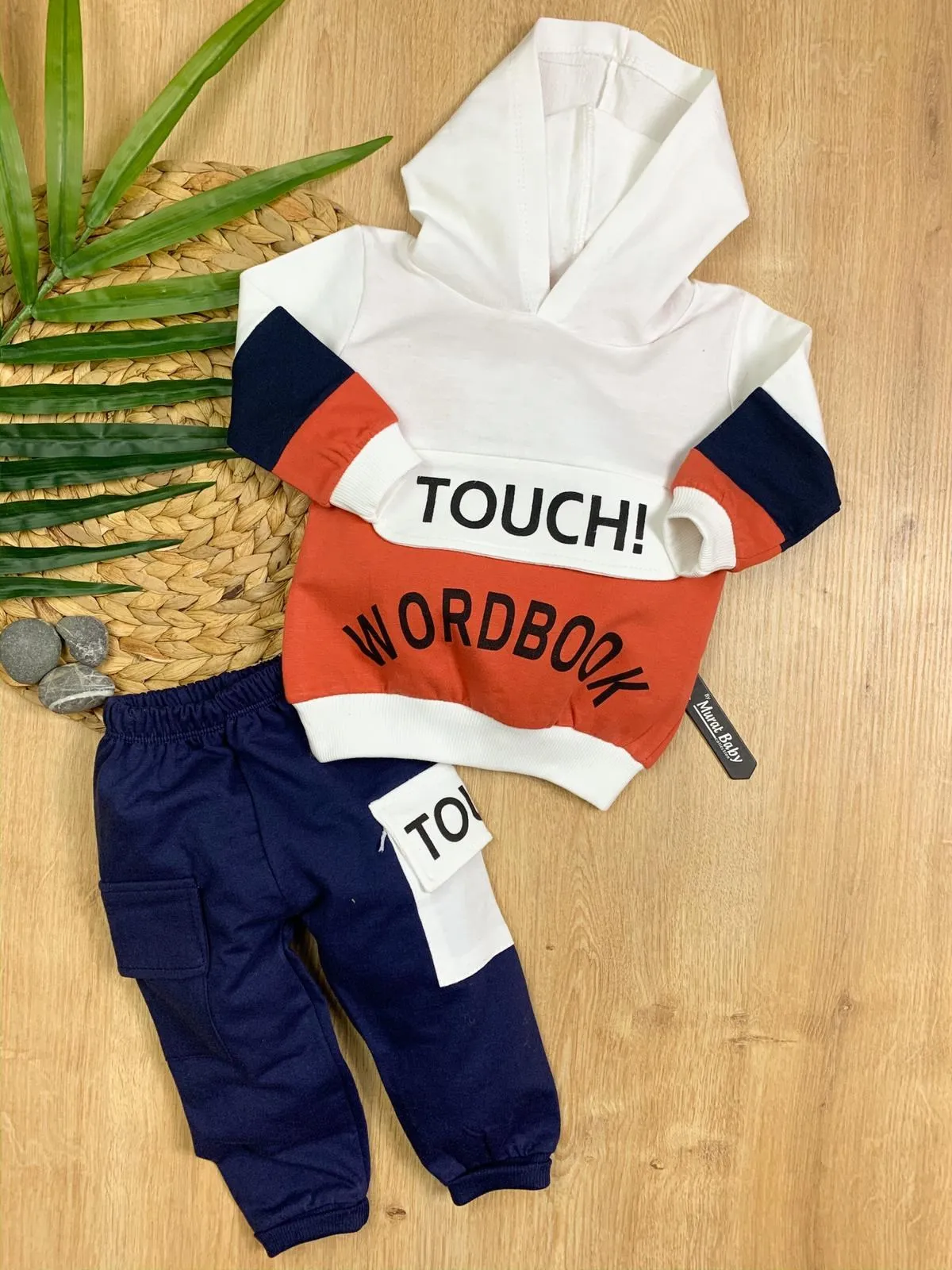 Рисунок 4 - Двойной костюм с капюшоном и принтом «блокнот»