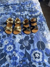 Sandalias para niñas verano niños niña niño al aire libre suave Cruz Sandalias Zapatillas Zapatos Sandalias Zapatos de niños Сандали