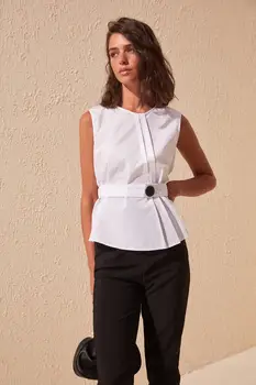 

Trendyol Sleeveless Blouse TWOSS20BZ0716