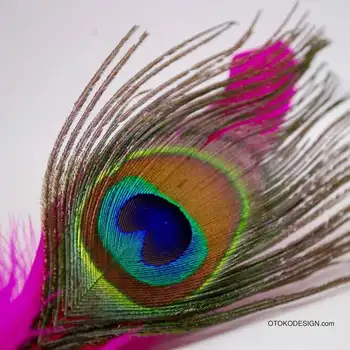 

Metal handmade badge with peacock feather pink (51889)