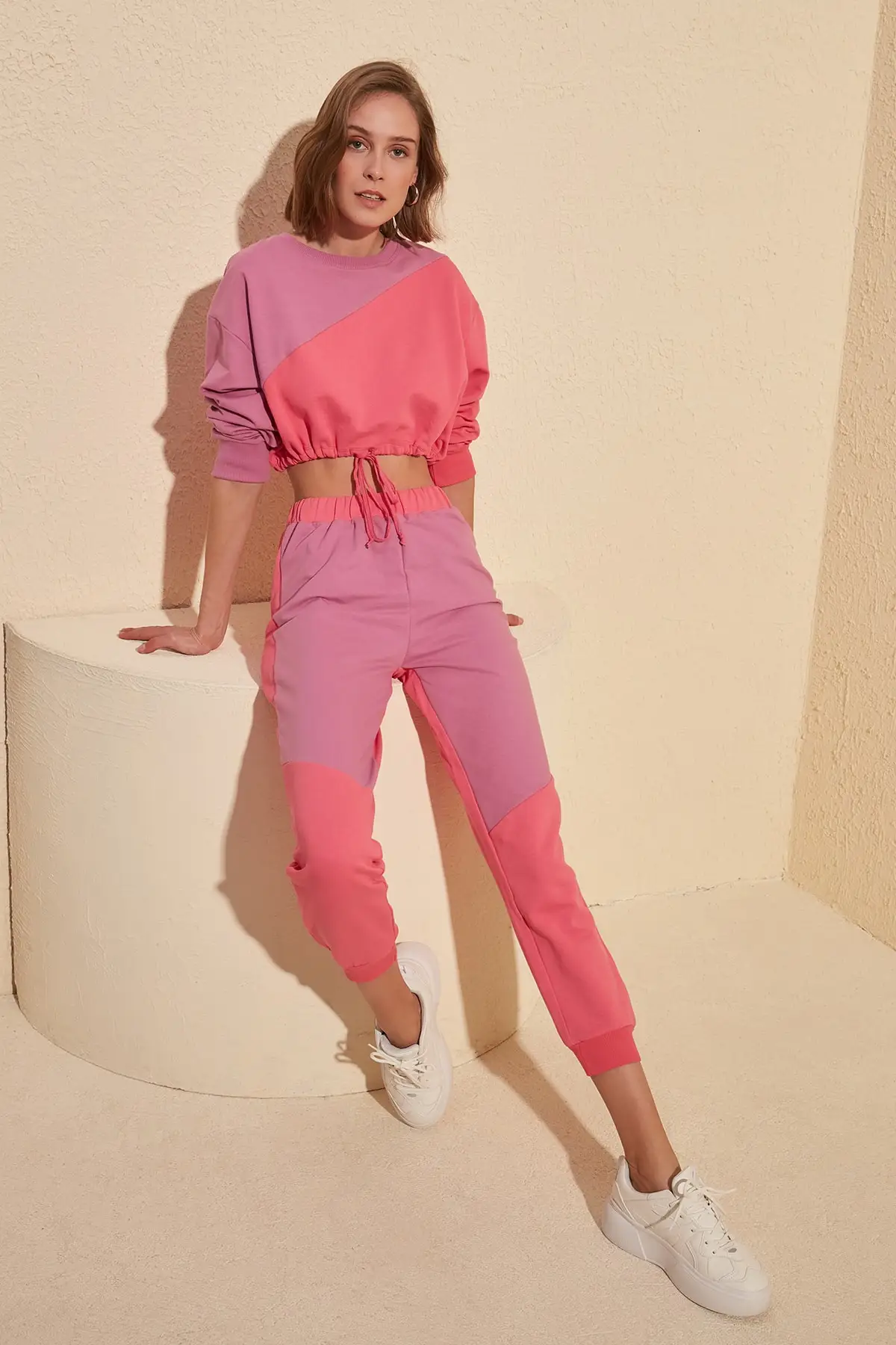

Trendyol With Color Block Knit Sweatpants TWOSS20EA0035